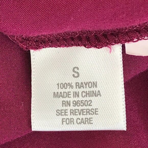 Dressbarn Button Down Shirt Women's Small Burgundy Pockets High-Low Long Sleeve - Picture 8 of 8